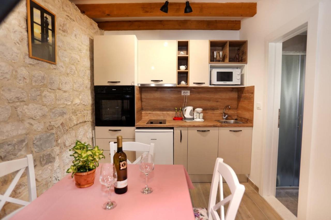Studio Apartman Mihaella Kaštela Kültér fotó