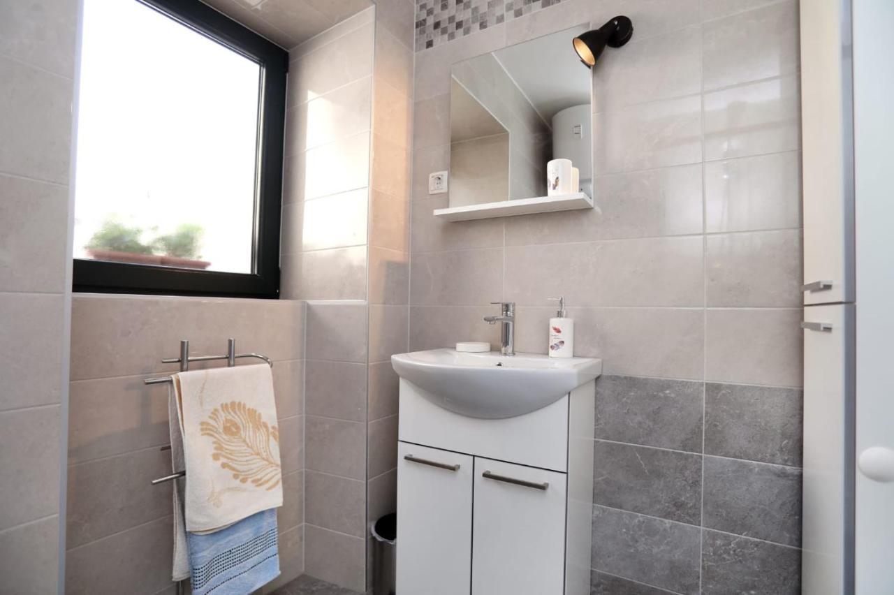 Studio Apartman Mihaella Kaštela Kültér fotó