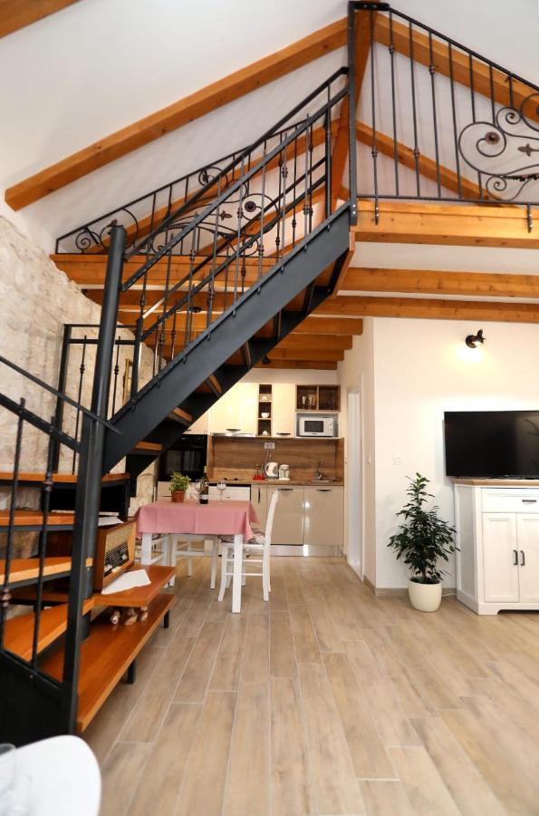 Studio Apartman Mihaella Kaštela Kültér fotó