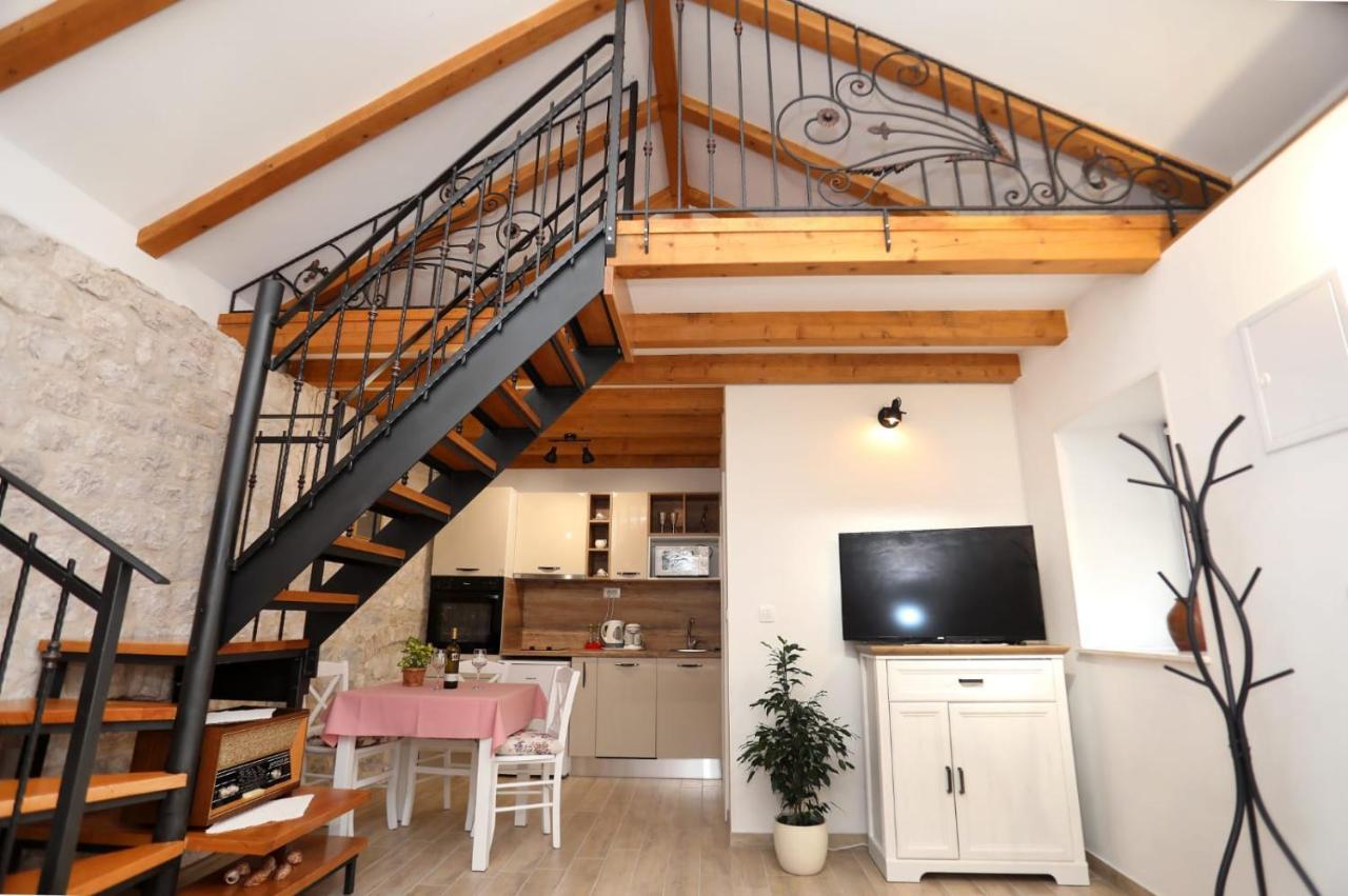 Studio Apartman Mihaella Kaštela Kültér fotó